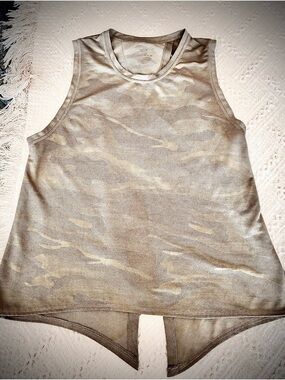 Vortex Activewear Sleeveless Tank Top in Taupe Camo, small open back